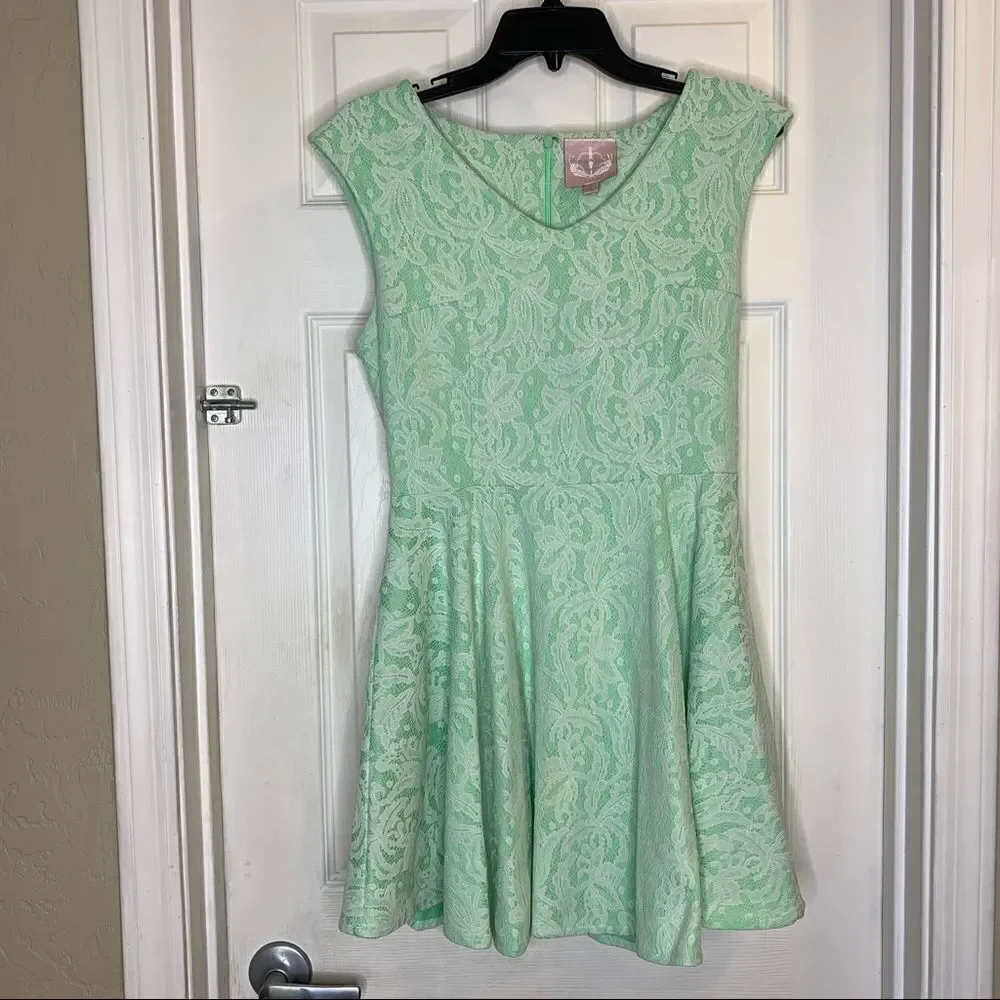 Anthropologie Romeo + Juliet Couture Mint Green Lace Skater Dress Size Medium